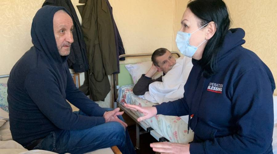 Хоспіс: у темряві та самотності лише людська підтримка не дає впасти у прірву